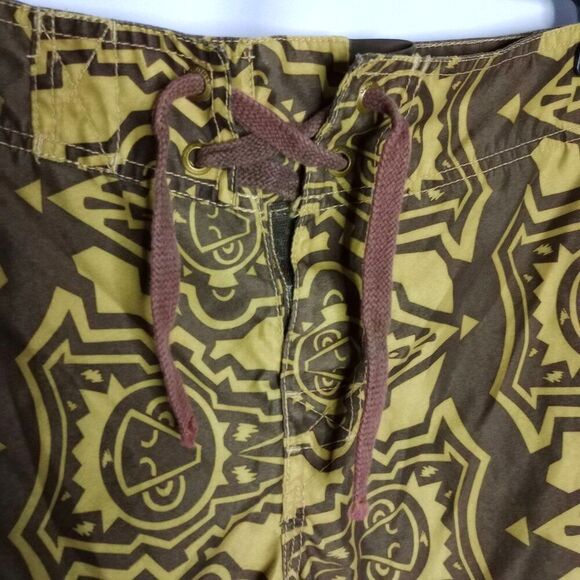 ⭐ Old Navy Men's Aztec Design Swim Trunks Board Shorts Drwstrng Pockets Smmr Med - Picture 3 of 5